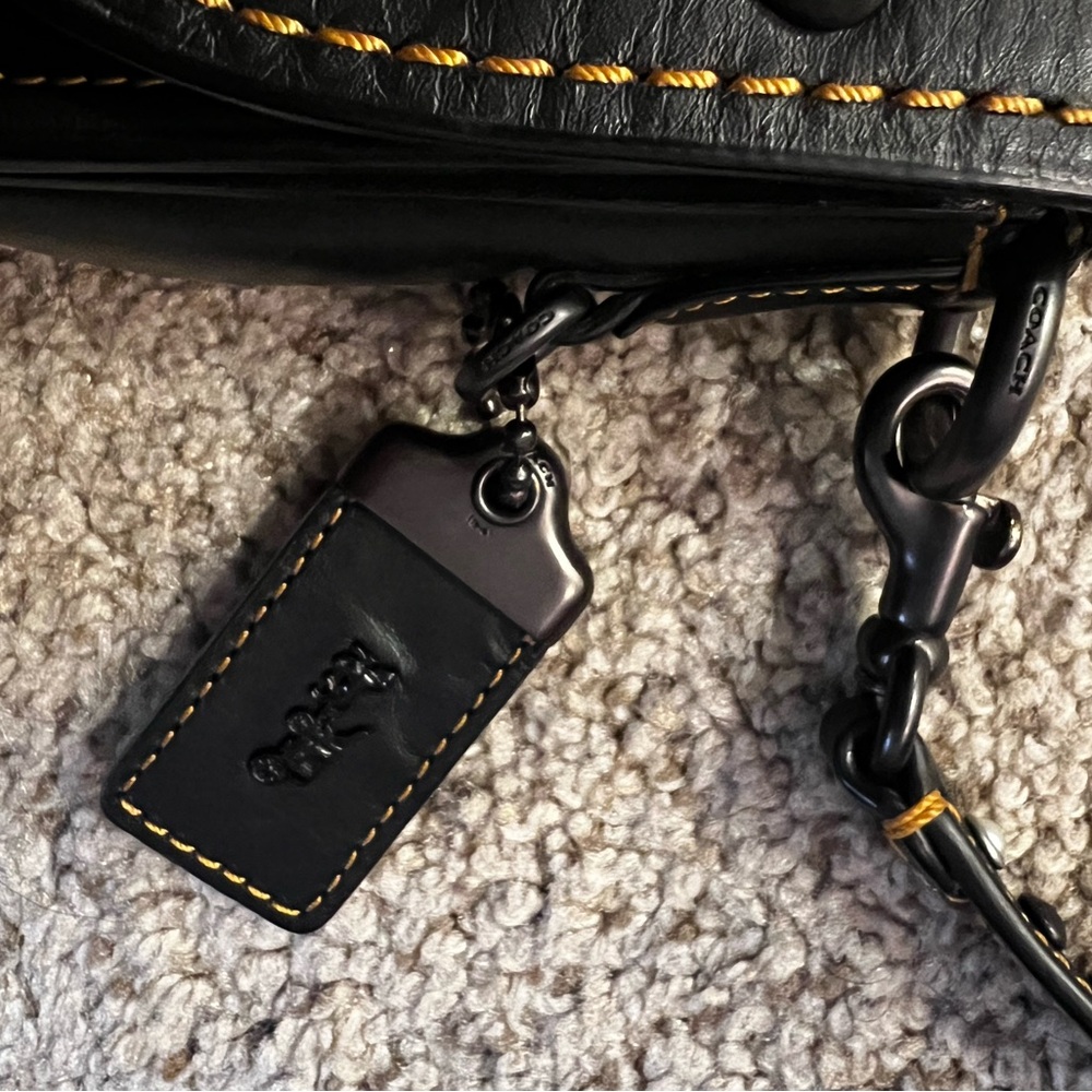 Coach VINTAGE Black Leather Crossbody Bag with Studs and‎ Pearls - Picture 15 of 16